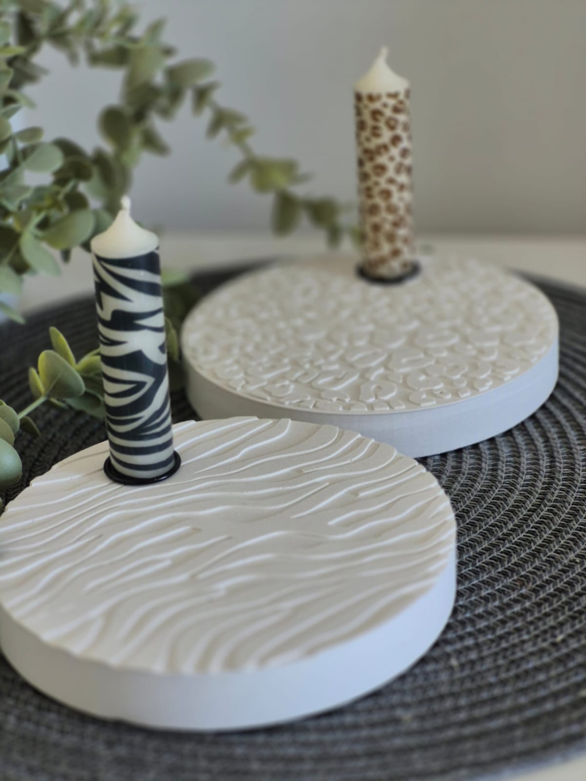 Silikonform Kerzenteller RUND im Leo oder Zebradesign