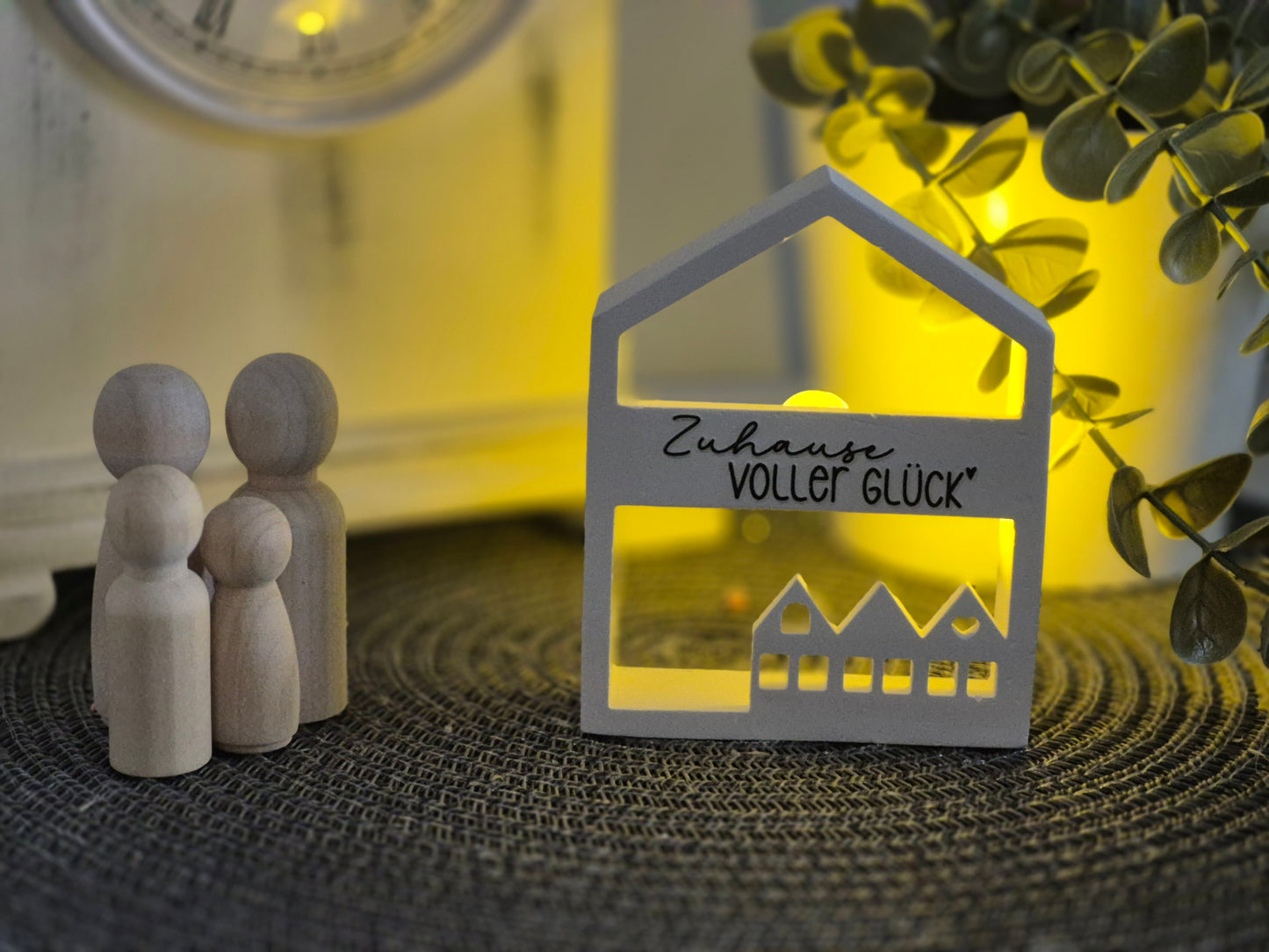 Haus für kleine Botschaften als Ballonlichtform