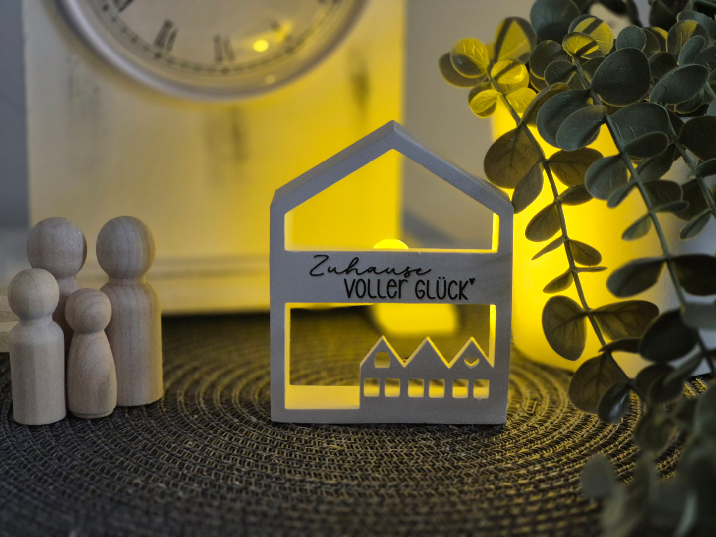 Haus für kleine Botschaften als Ballonlichtform