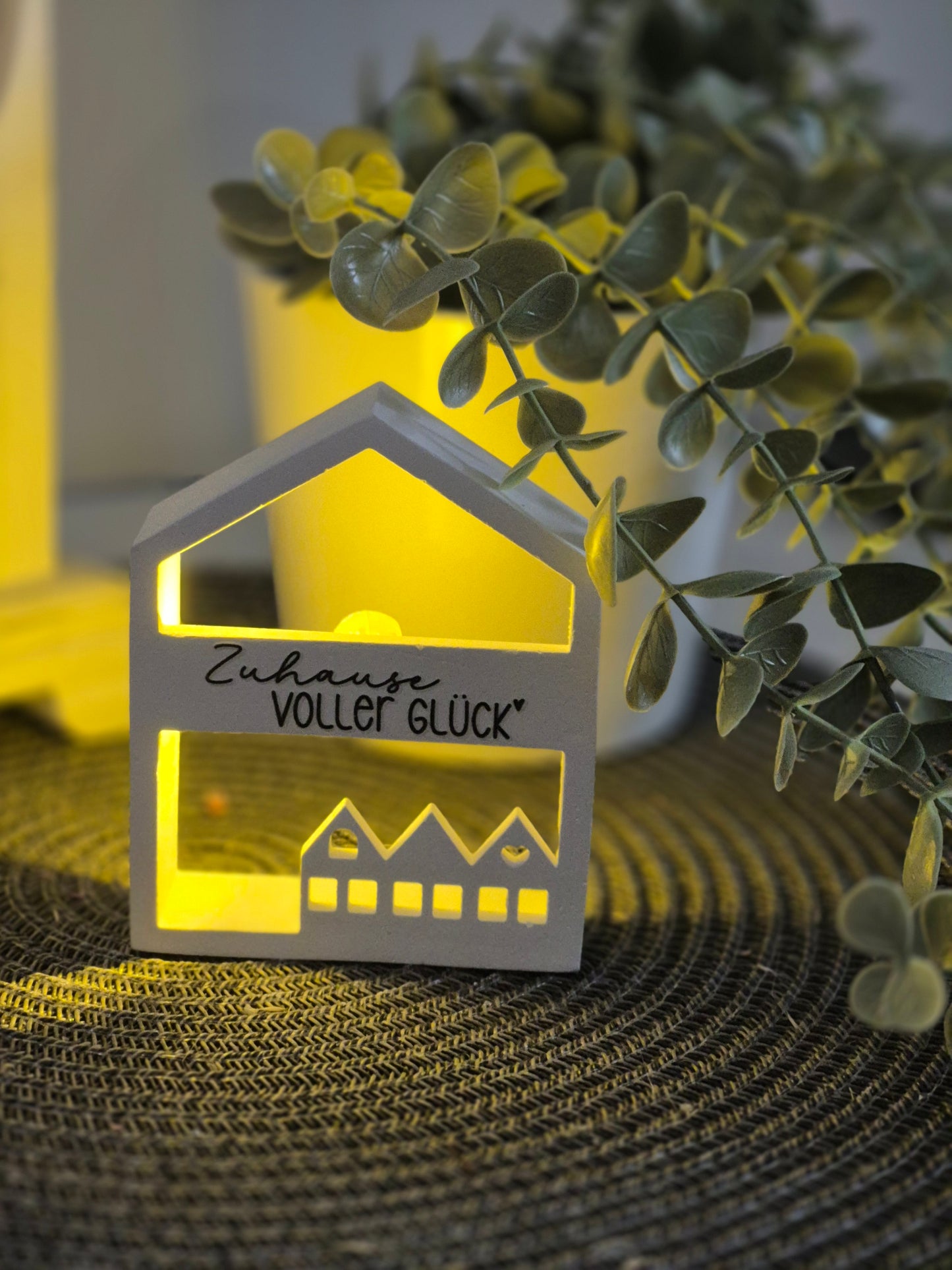 Haus für kleine Botschaften als Ballonlichtform