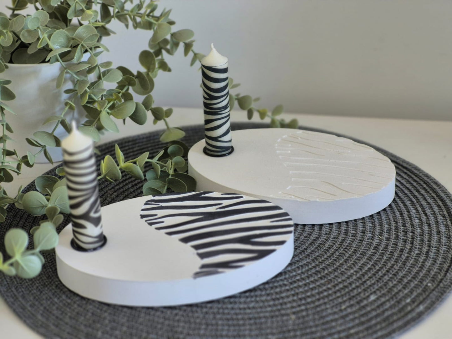 Silikonform Kerzenteller oval für Stabkerzen Zebra oder Leo