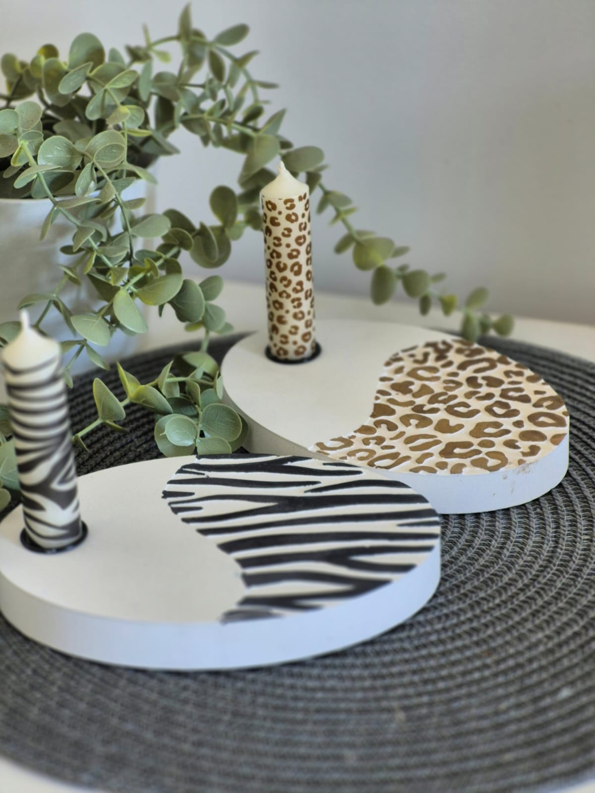 Silikonform Kerzenteller oval für Stabkerzen Zebra oder Leo