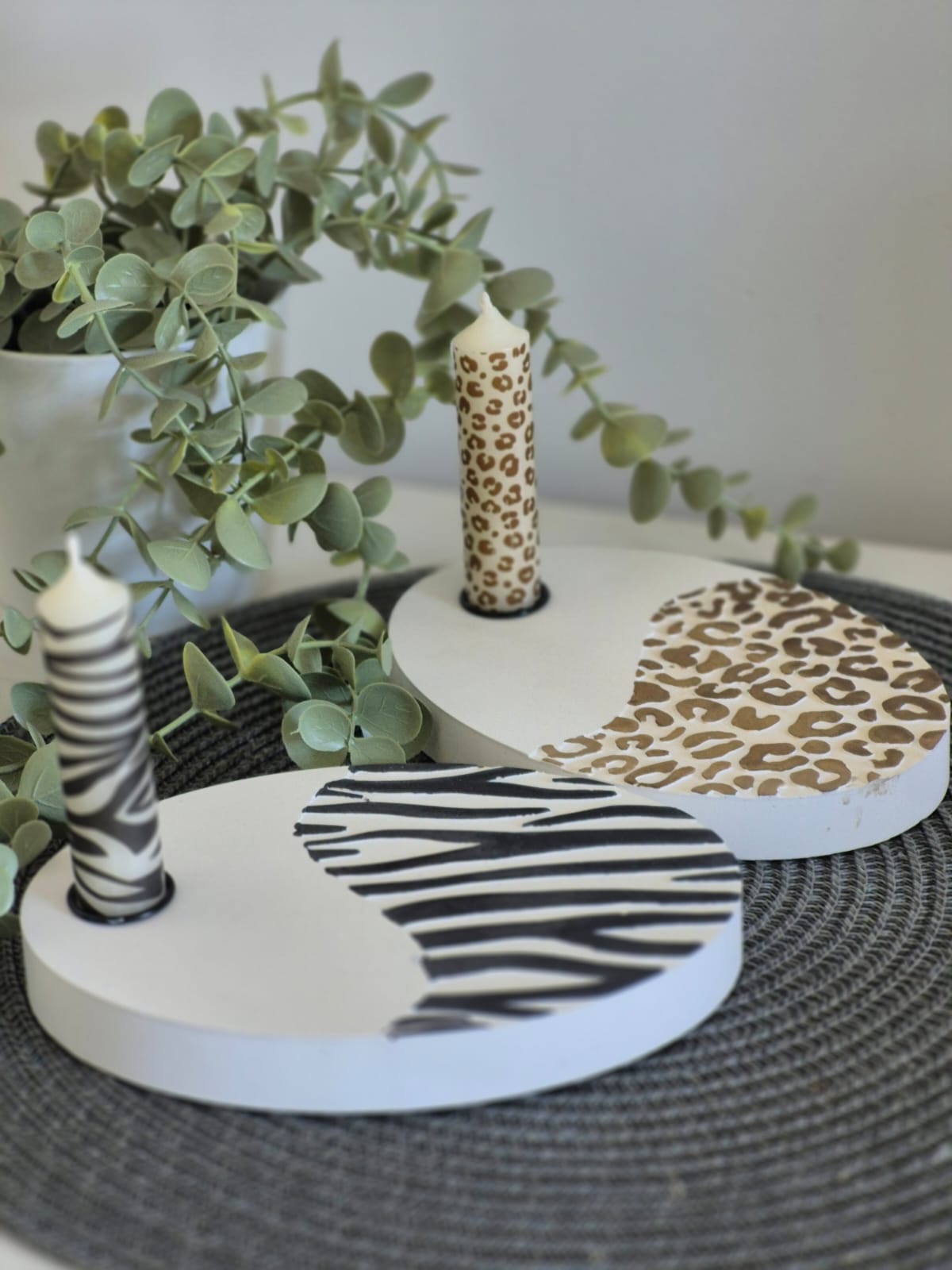 Silikonform Kerzenteller oval für Stabkerzen Zebra oder Leo