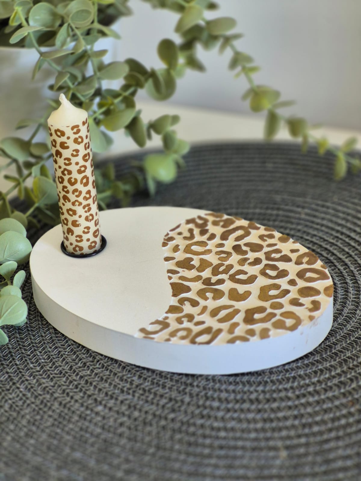 Silikonform Kerzenteller oval für Stabkerzen Zebra oder Leo