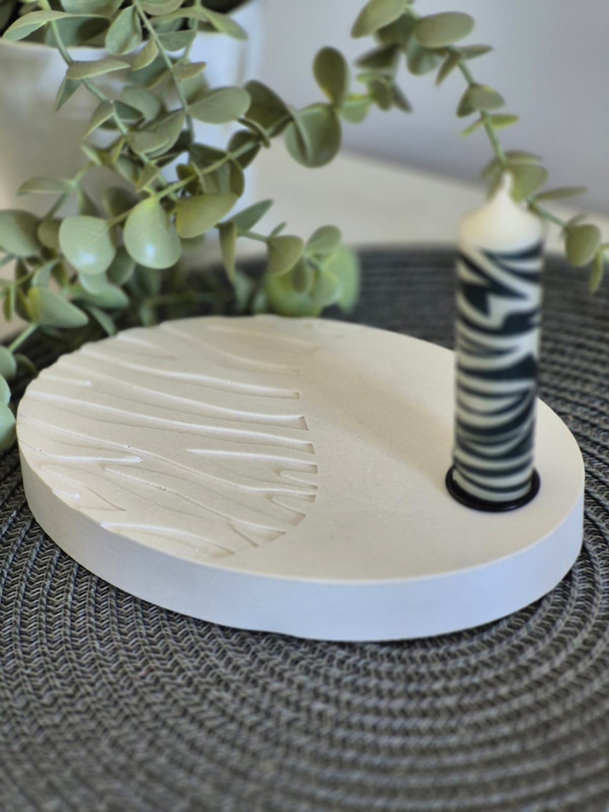 Silikonform Kerzenteller oval für Stabkerzen Zebra oder Leo