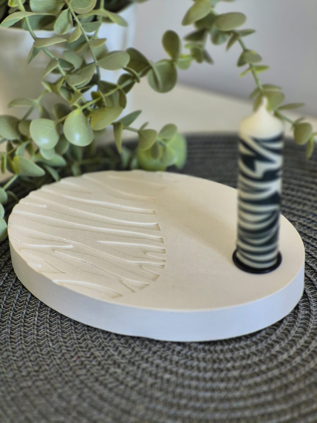 Silikonform Kerzenteller oval für Stabkerzen Zebra oder Leo