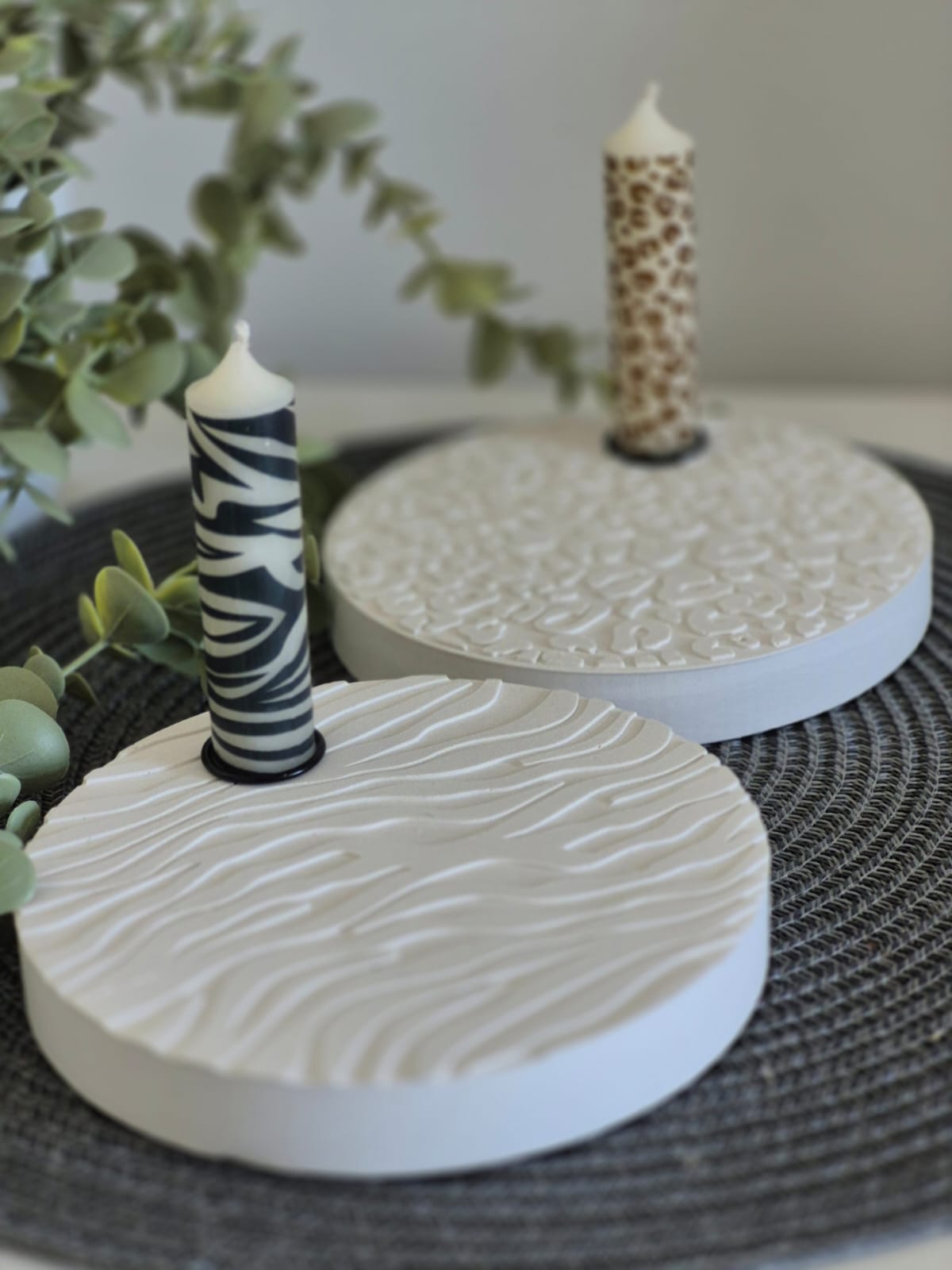 Silikonform Kerzenteller RUND  im Leo oder Zebradesign